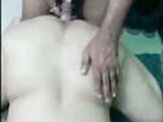منتديات العمة الثلاثي يضع إصبعها في الحمار حفرة